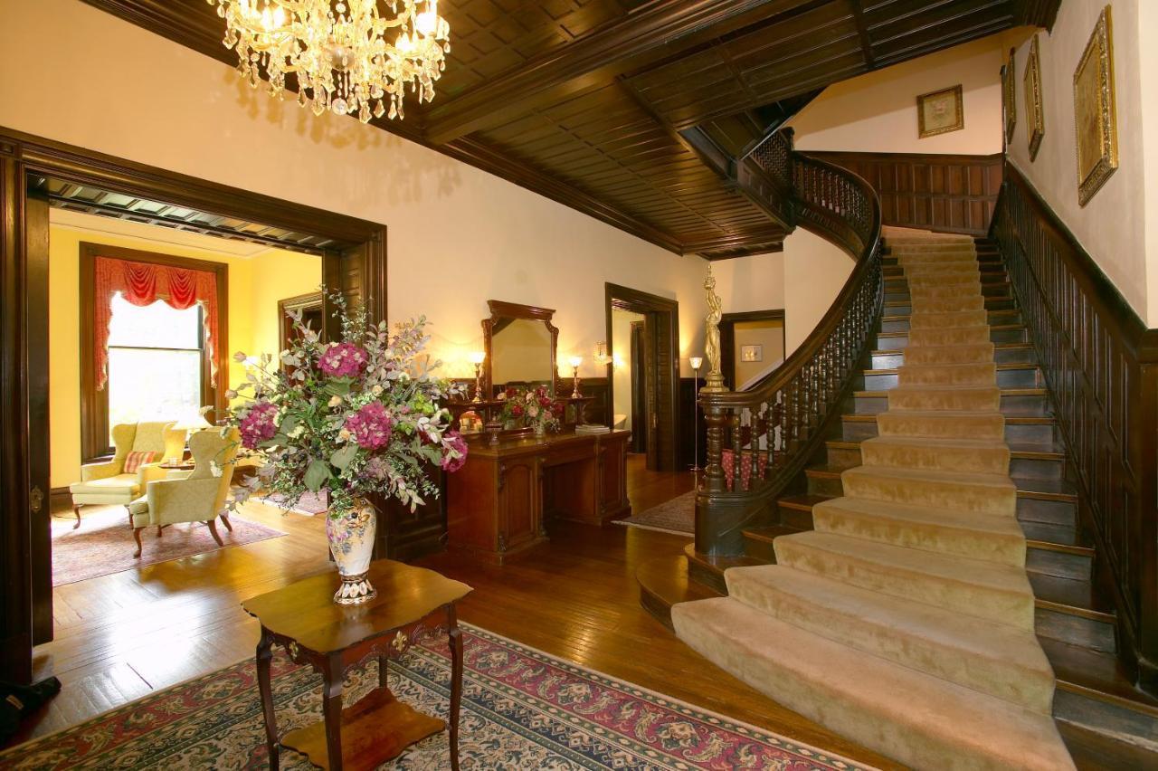 Louisville Bourbon Inn Esterno foto