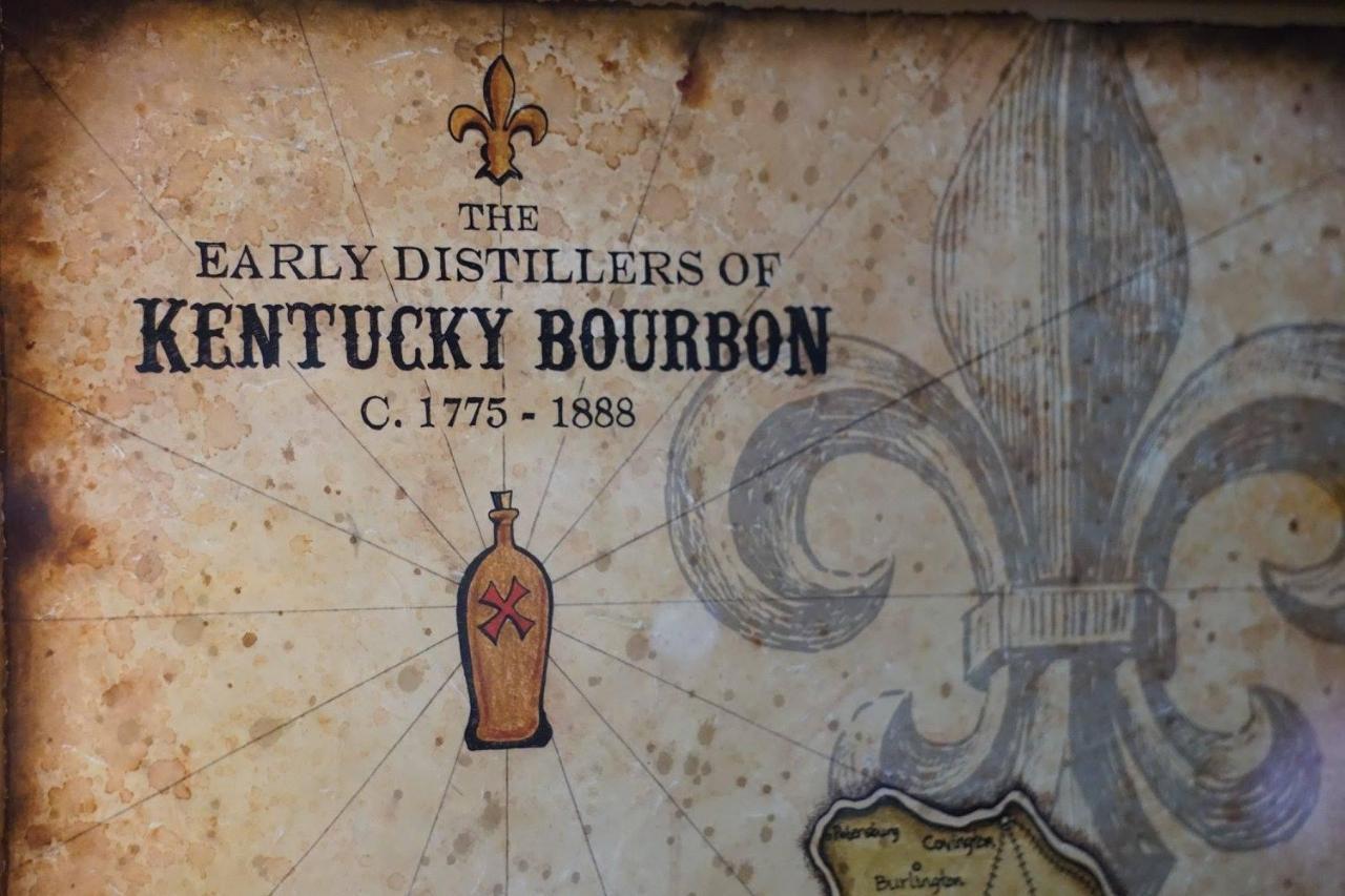 Louisville Bourbon Inn Esterno foto