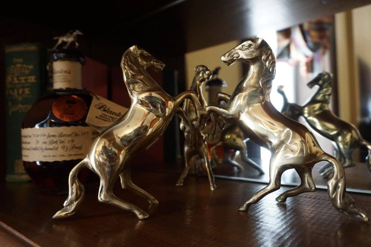 Louisville Bourbon Inn Esterno foto